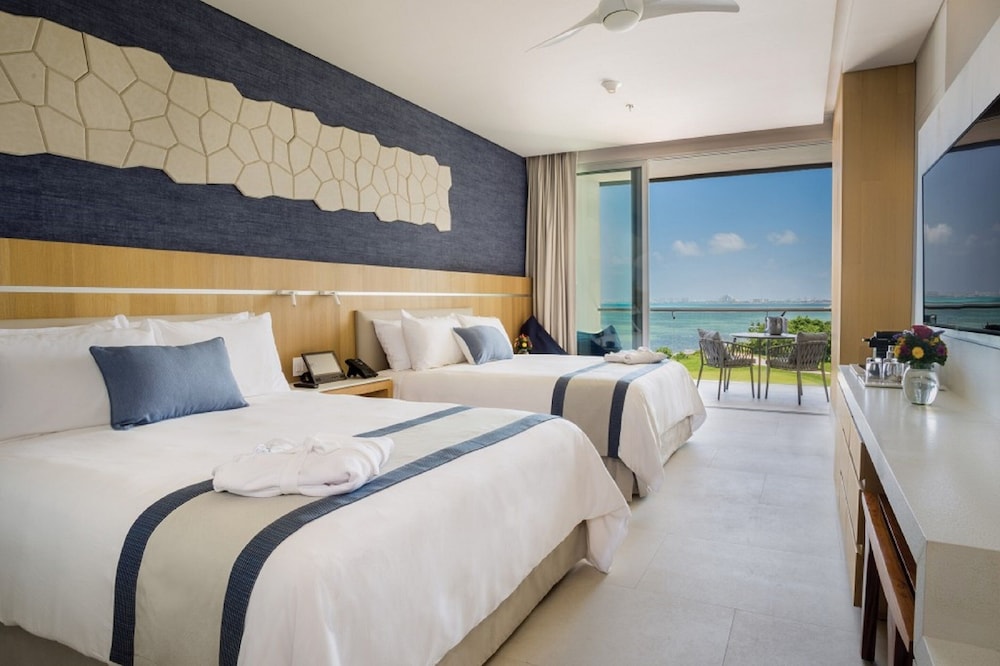 Hyatt Vivid Cancun Adults Only - All Inclusive — Hotel rooms in Cancun, Quintana Roo