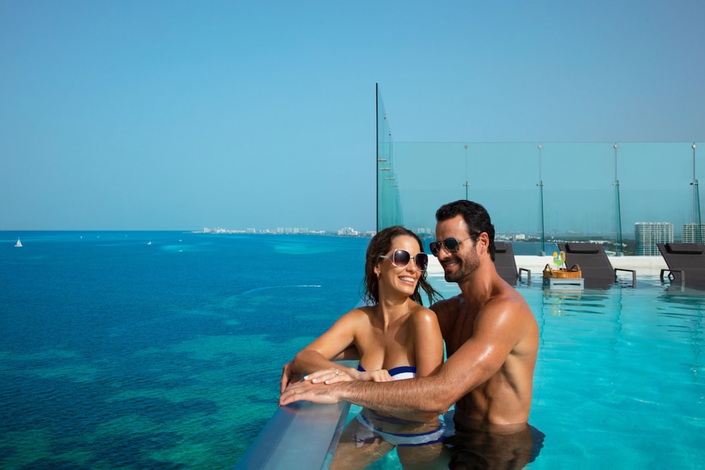 Hyatt Vivid Cancun Adults Only - All Inclusive — Swimming pool in Cancun, Quintana Roo