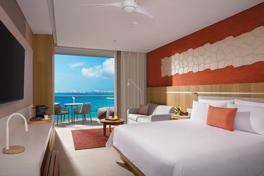 Hyatt Vivid Cancun Adults Only - All Inclusive — Hotel rooms in Cancun, Quintana Roo