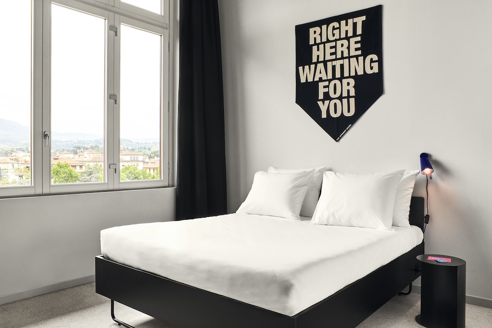 The Social Hub Florence Lavagnini — Hotel rooms in Florence, Tuscany