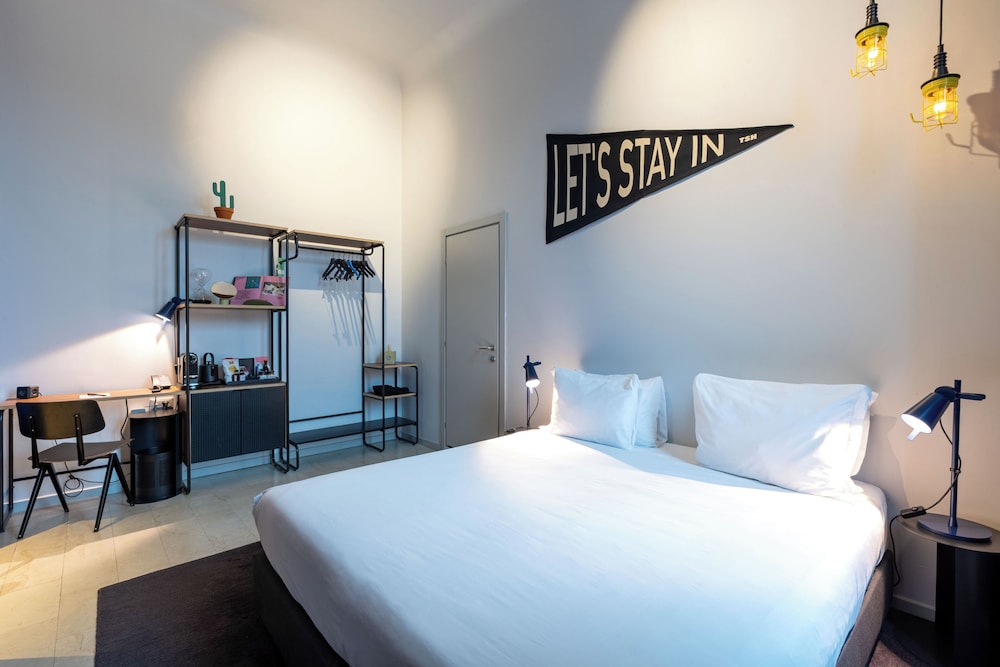 The Social Hub Florence Lavagnini — Hotel rooms in Florence, Tuscany
