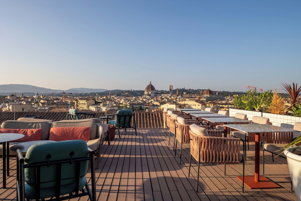 The Social Hub Florence Lavagnini — Restaurant & bars in Florence, Tuscany