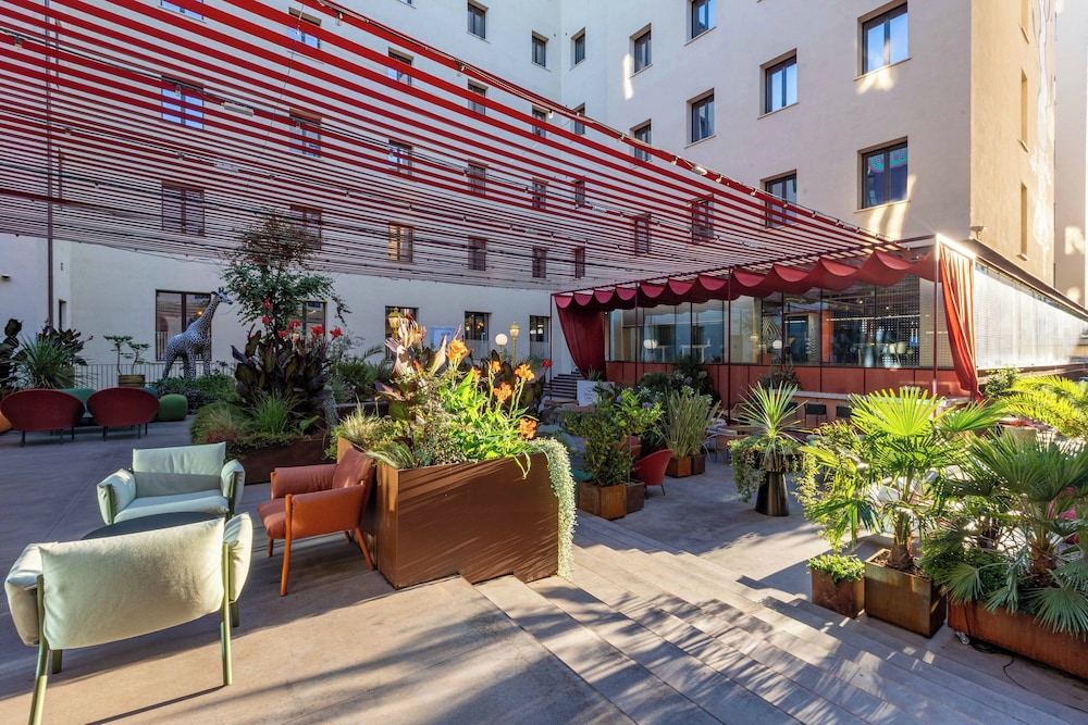The Social Hub Florence Lavagnini — Hotel building in Florence, Tuscany