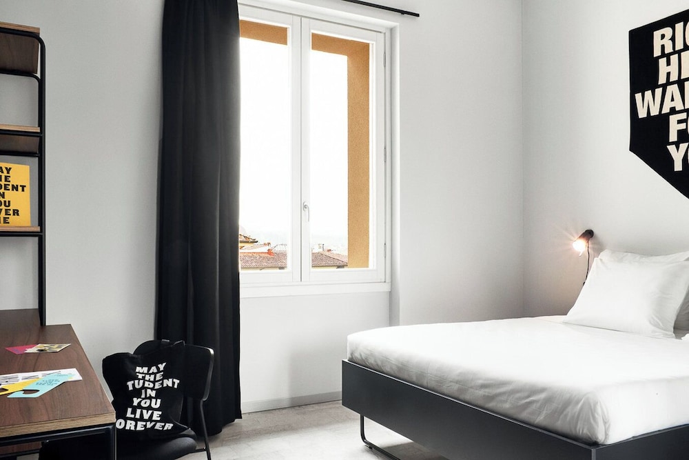 The Social Hub Florence Lavagnini — Hotel rooms in Florence, Tuscany