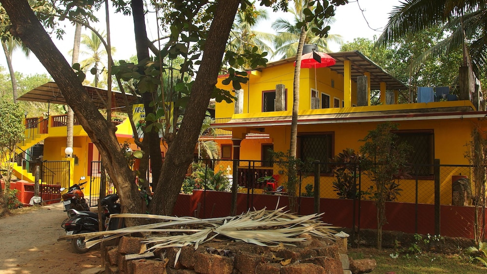 Yellow House — Hotel building in Vagator Beach, Goa