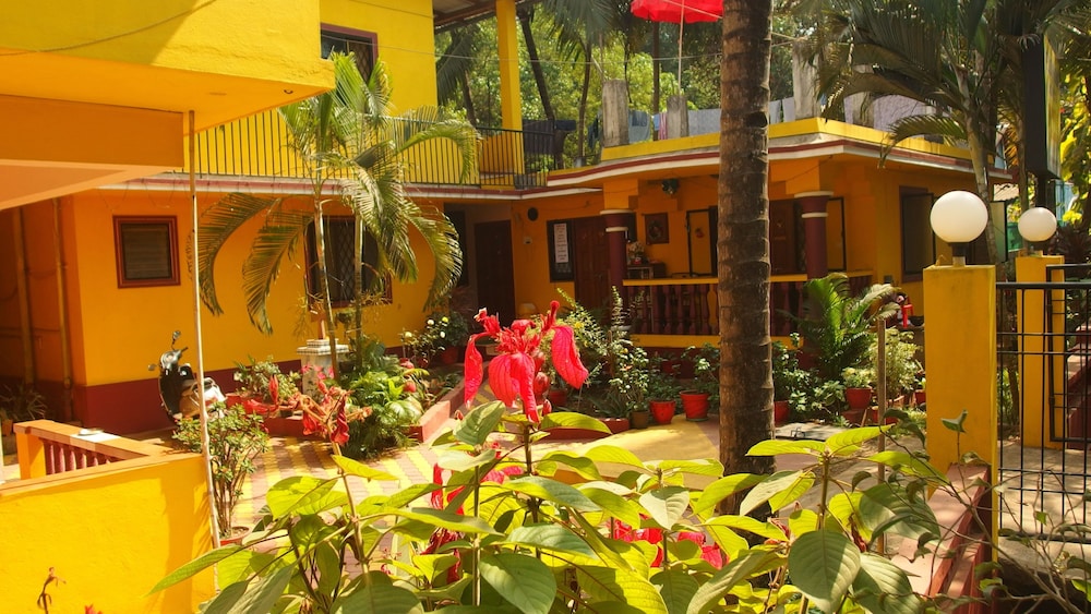 Yellow House — Hotel building in Vagator Beach, Goa