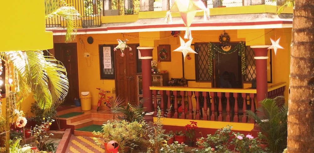 Yellow House — Hotel building in Vagator Beach, Goa