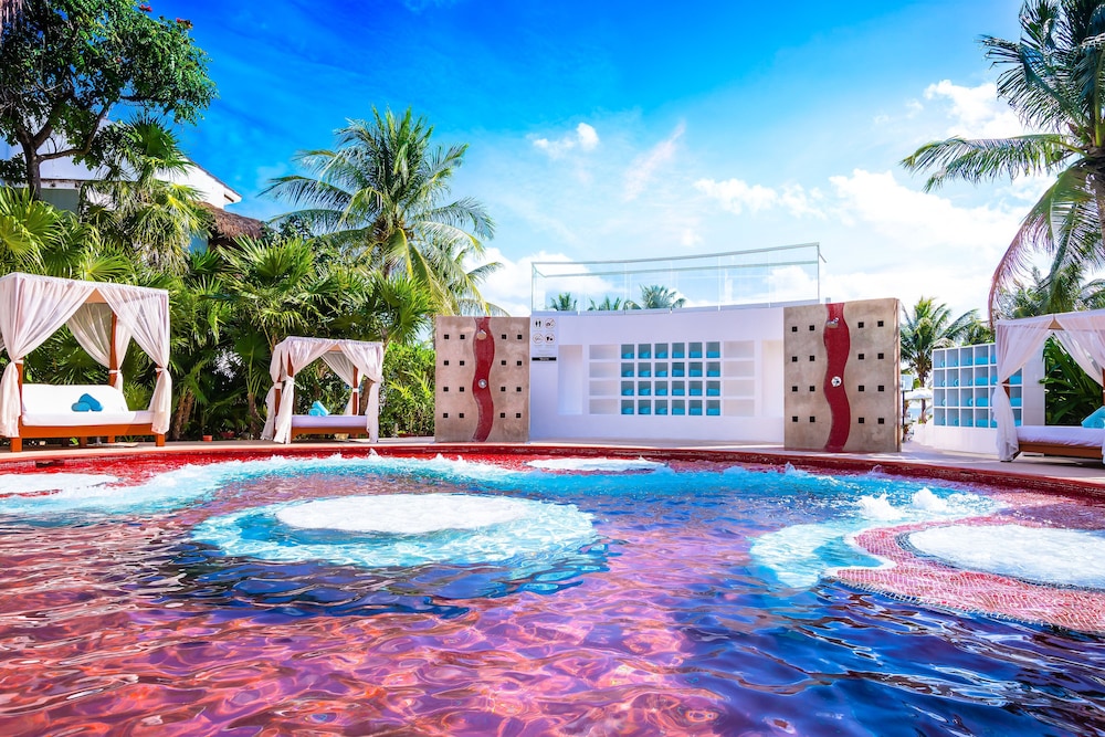 Desire Pearl Riviera Maya Resort – All Inclusive, Exclusively for Couples — Swimming pool in Puerto Morelos, Quintana Roo