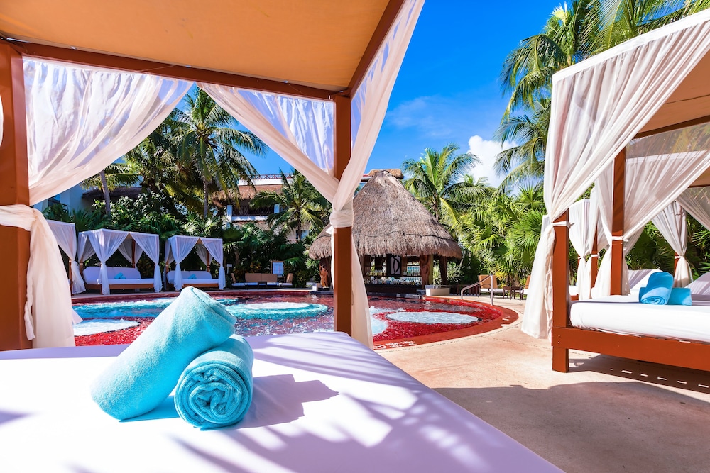 Desire Pearl Riviera Maya Resort – All Inclusive, Exclusively for Couples — Swimming pool in Puerto Morelos, Quintana Roo
