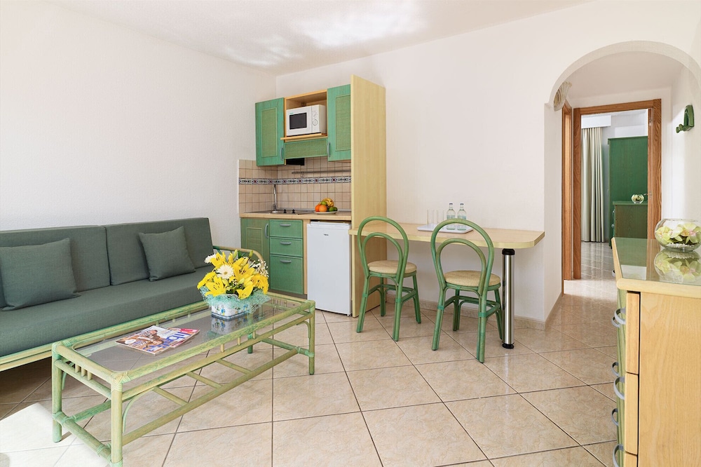 Aparthotel Esquinzo Y Monte Del Mar — Hotel rooms in Esquinzo, Canary Islands