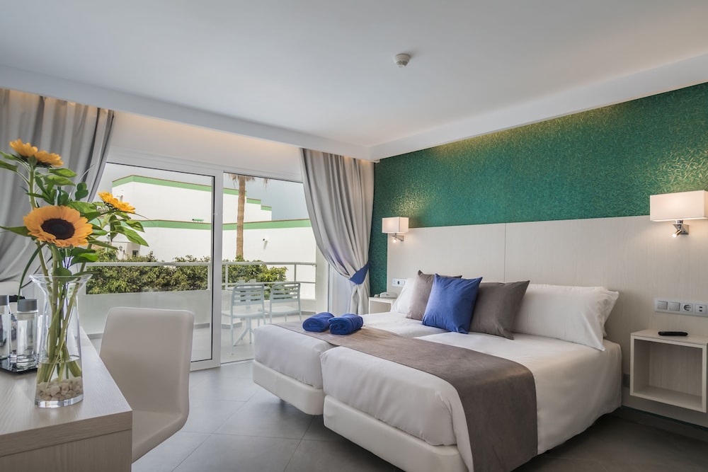Aparthotel Esquinzo Y Monte Del Mar — Hotel rooms in Esquinzo, Canary Islands