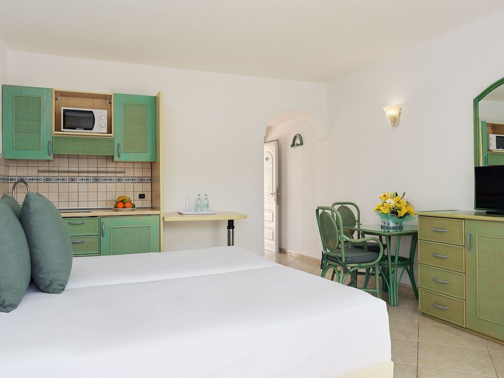 Aparthotel Esquinzo Y Monte Del Mar — Hotel rooms in Esquinzo, Canary Islands