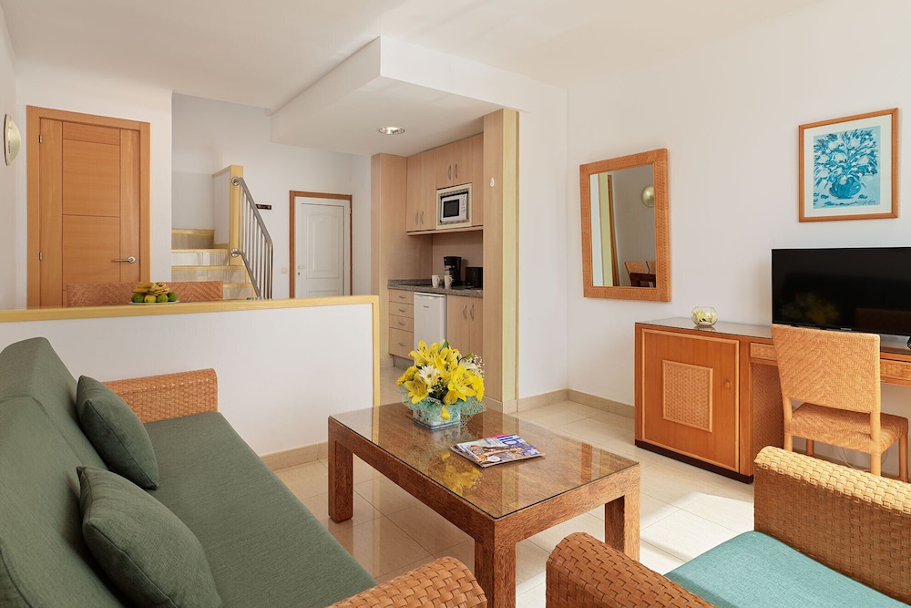 Aparthotel Esquinzo Y Monte Del Mar — Hotel rooms in Esquinzo, Canary Islands