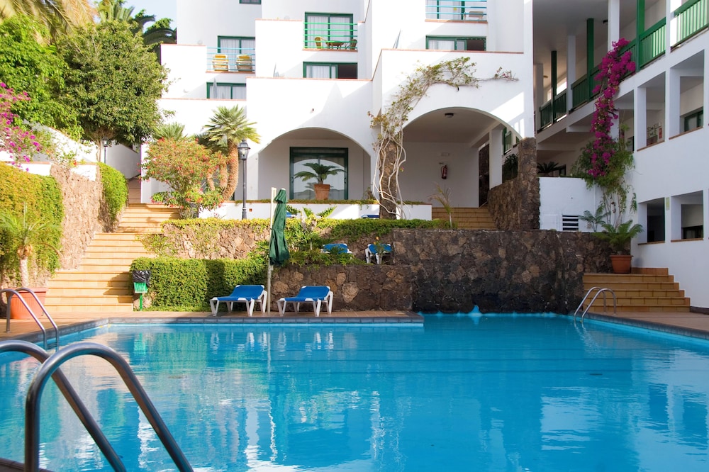 Aparthotel Esquinzo Y Monte Del Mar — Swimming pool in Esquinzo, Canary Islands