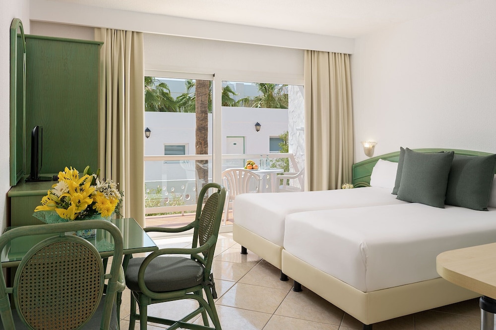 Aparthotel Esquinzo Y Monte Del Mar — Hotel rooms in Esquinzo, Canary Islands