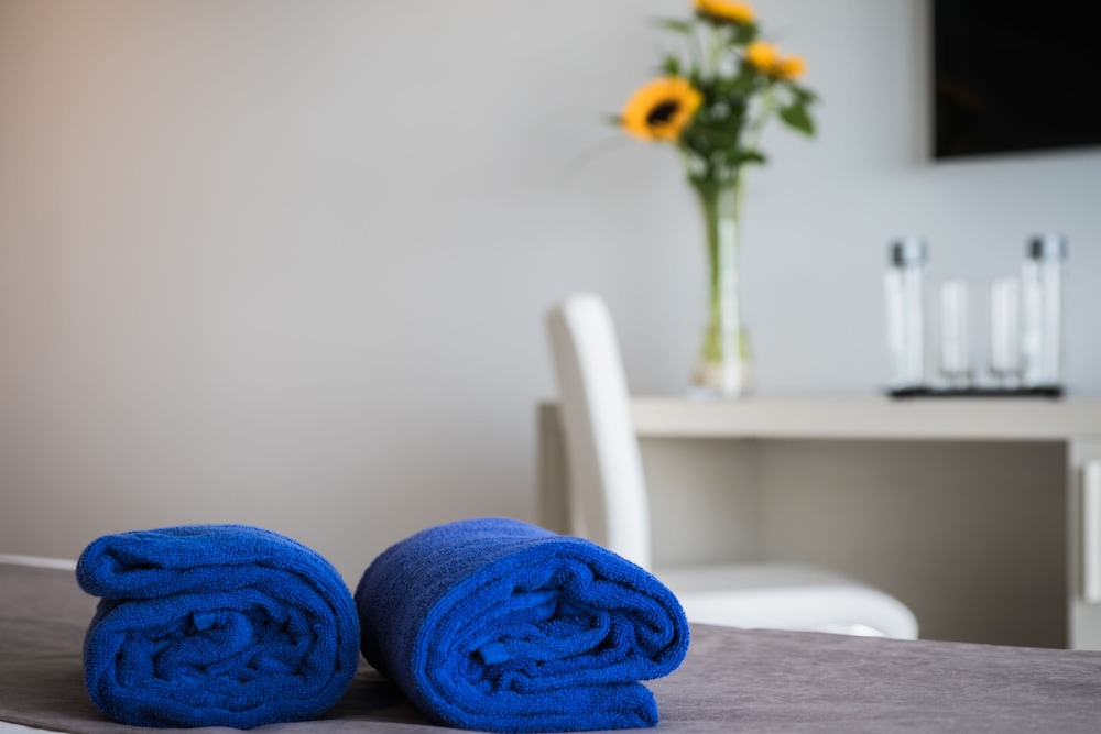 Aparthotel Esquinzo Y Monte Del Mar — Hotel rooms in Esquinzo, Canary Islands