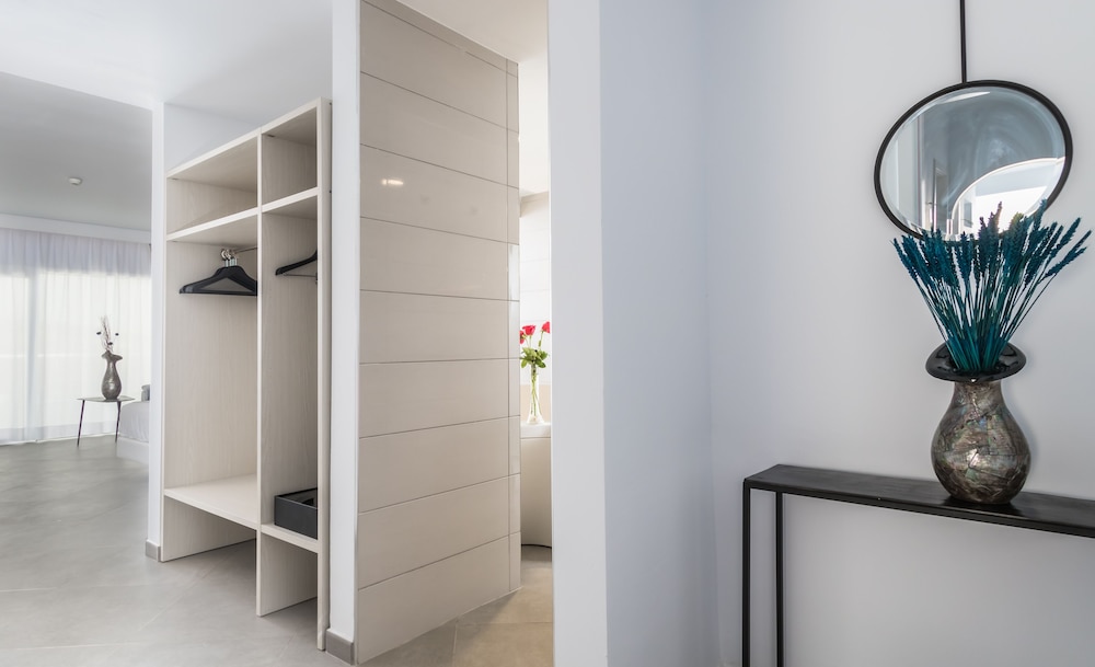 Aparthotel Esquinzo Y Monte Del Mar — Hotel rooms in Esquinzo, Canary Islands