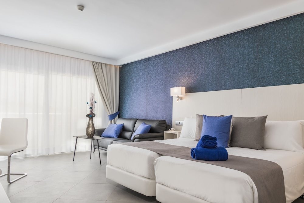 Aparthotel Esquinzo Y Monte Del Mar — Hotel rooms in Esquinzo, Canary Islands