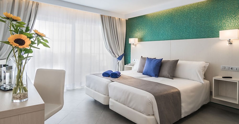 Aparthotel Esquinzo Y Monte Del Mar — Hotel rooms in Esquinzo, Canary Islands