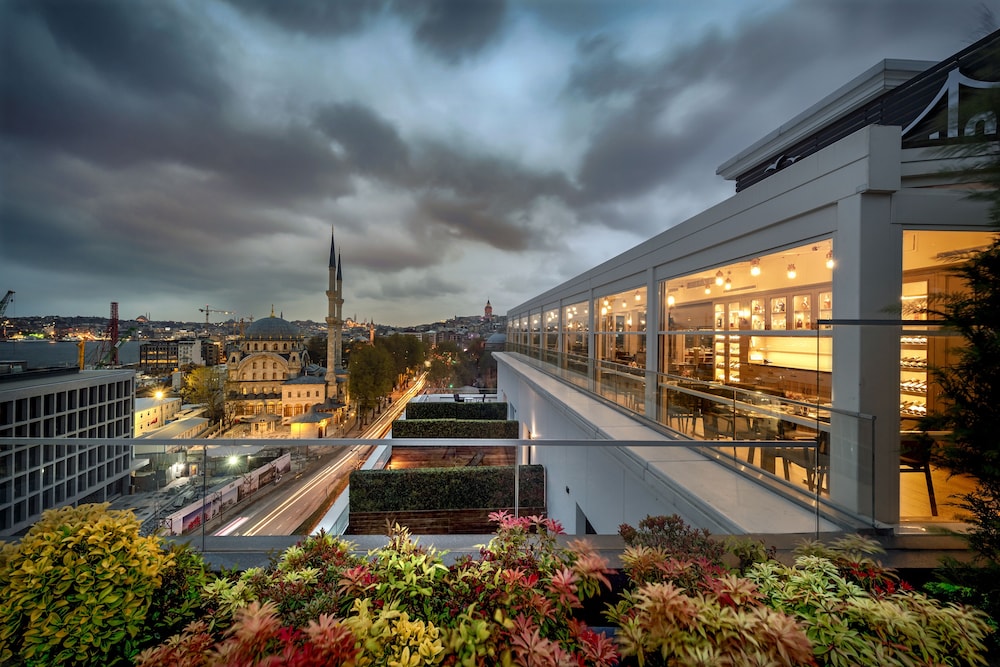 Port Bosphorus Hotel