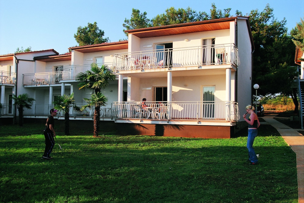 Ai Pini Medulin Resort — Hotel building in Medulin, Istria