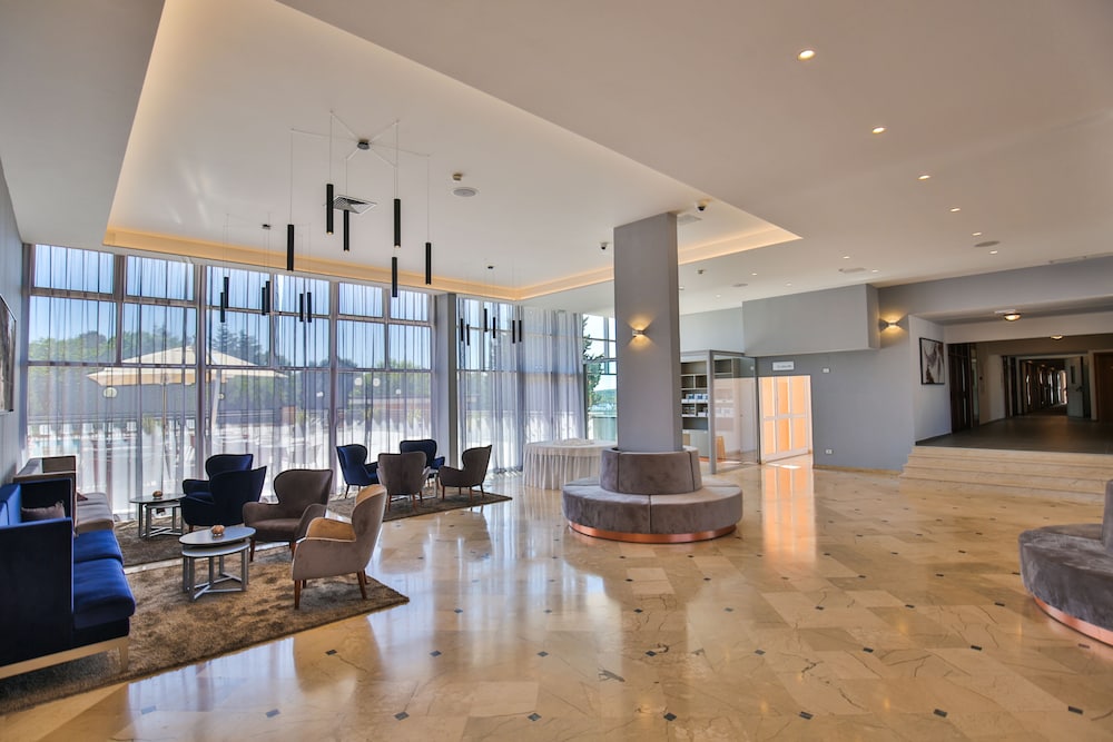 Ai Pini Medulin Resort — Hotel building in Medulin, Istria