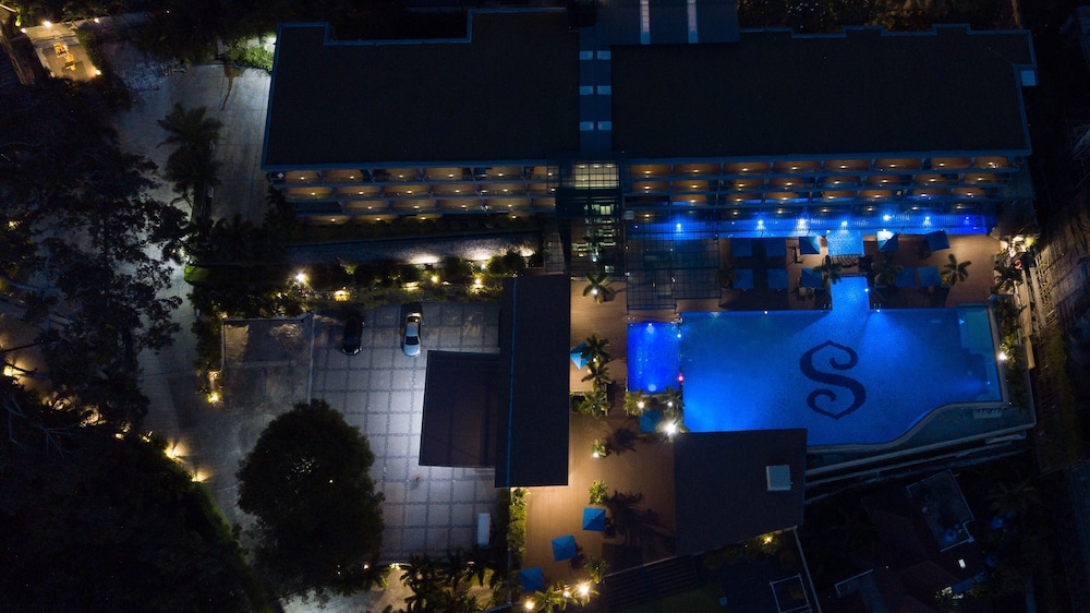 The Senses Resort & Pool Villas, Phuket — Swimming pool in Patong Beach, Phuket Province