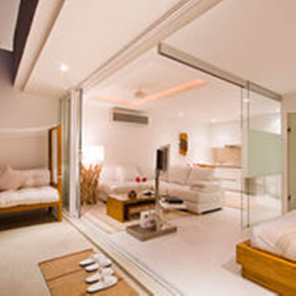 Code Samui Hotel — Hotel rooms in Mae Nam, Surat Thani