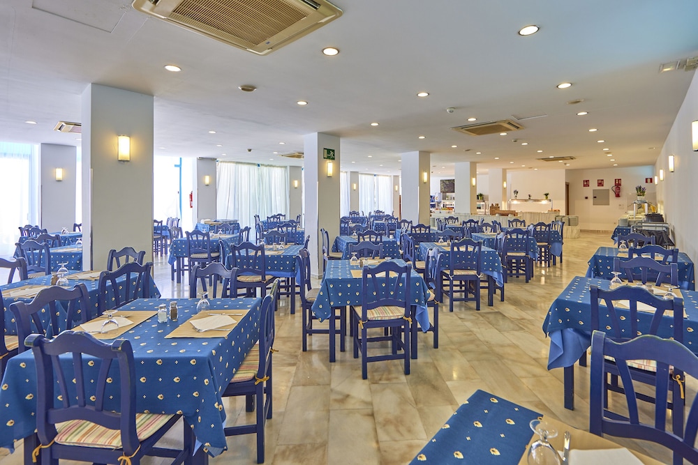 Hotel Ilusion Vista Blava — Restaurant & bars in Cala Millor, Balearic Islands