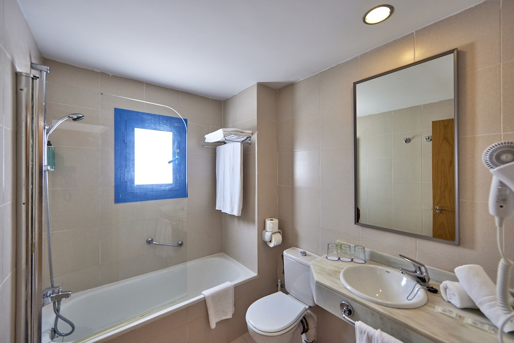 Hotel Ilusion Vista Blava — Hotel rooms in Cala Millor, Balearic Islands
