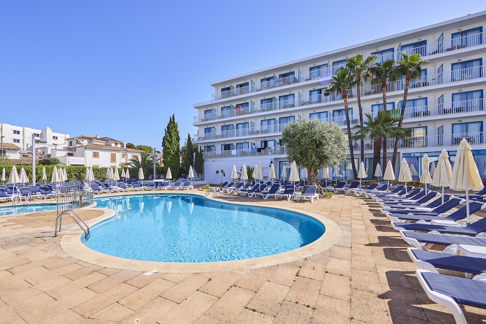 Hotel Ilusion Vista Blava — Swimming pool in Cala Millor, Balearic Islands