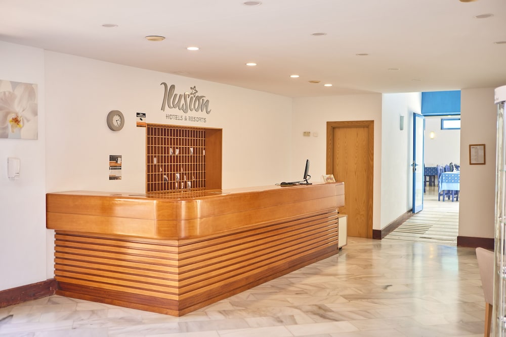 Hotel Ilusion Vista Blava — Hotel building in Cala Millor, Balearic Islands