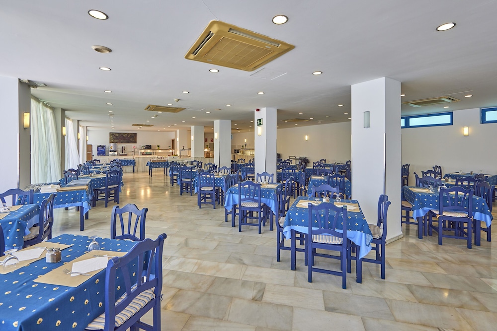 Hotel Ilusion Vista Blava — Restaurant & bars in Cala Millor, Balearic Islands
