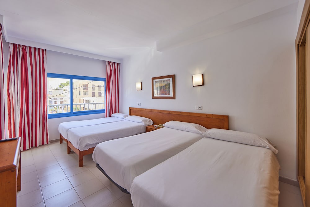 Hotel Ilusion Vista Blava — Hotel rooms in Cala Millor, Balearic Islands
