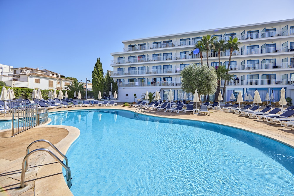 Hotel Ilusion Vista Blava — Swimming pool in Cala Millor, Balearic Islands