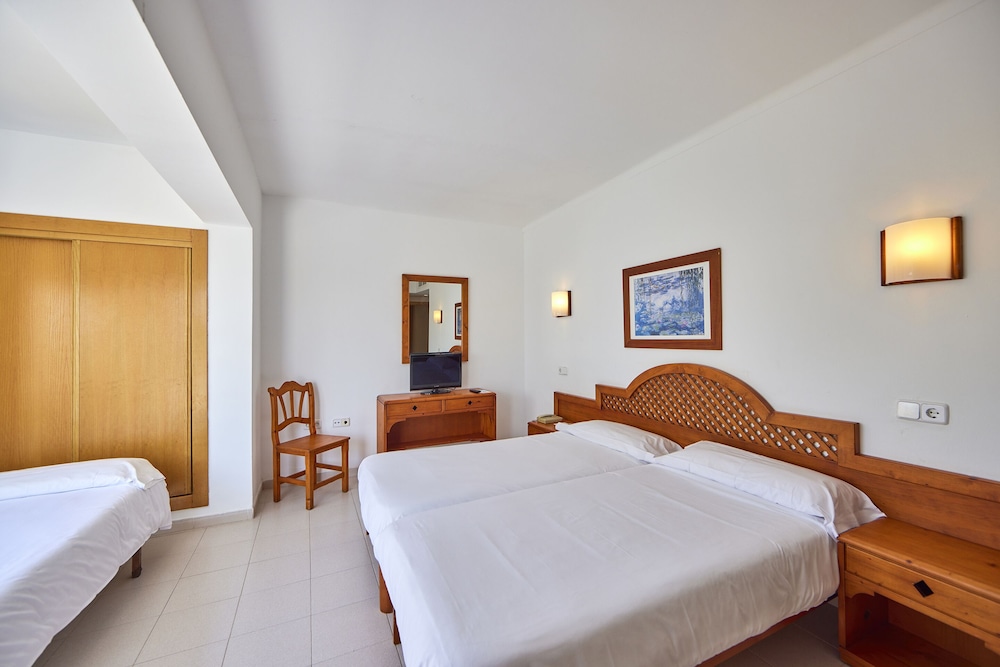 Hotel Ilusion Vista Blava — Hotel rooms in Cala Millor, Balearic Islands