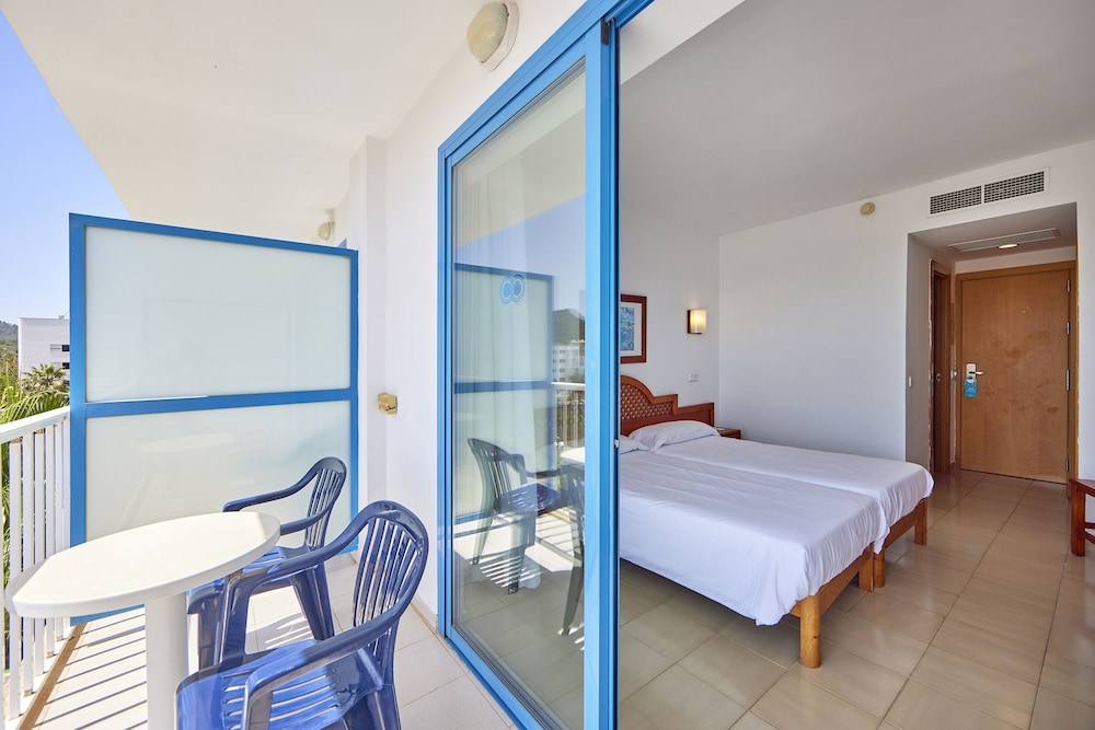 Hotel Ilusion Vista Blava — Hotel rooms in Cala Millor, Balearic Islands