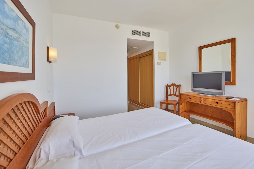 Hotel Ilusion Vista Blava — Hotel rooms in Cala Millor, Balearic Islands
