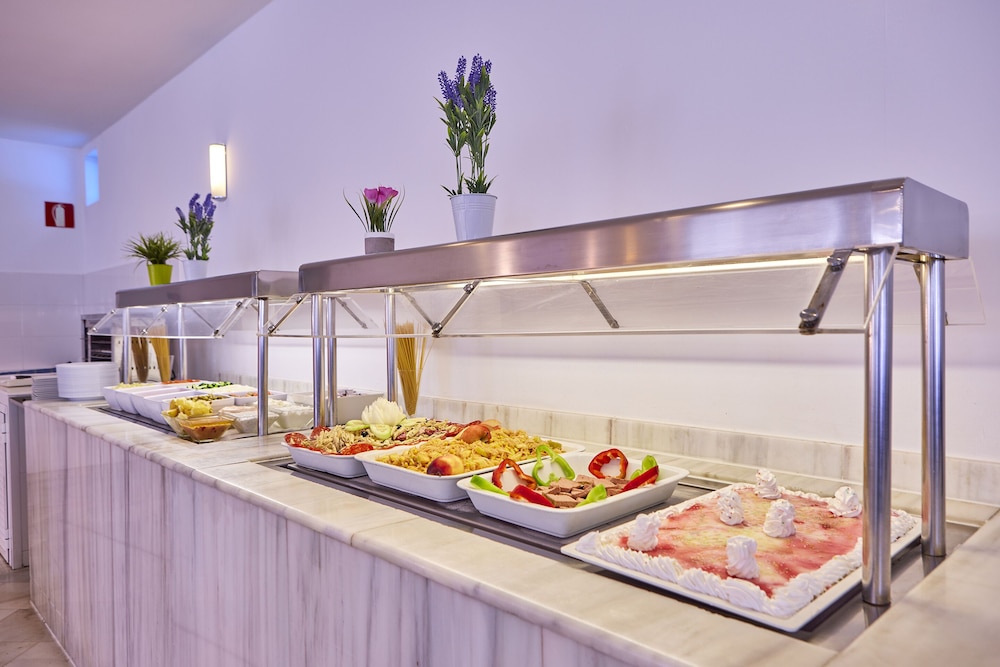 Hotel Ilusion Vista Blava — Restaurant & bars in Cala Millor, Balearic Islands