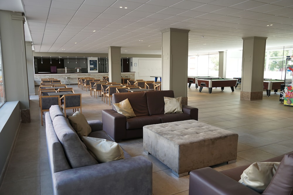 Ohtels Villa Dorada — Restaurant & bars in Salou, Catalonia