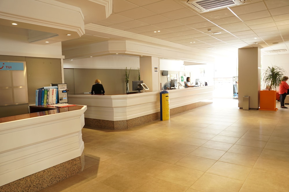 Ohtels Villa Dorada — Hotel building in Salou, Catalonia