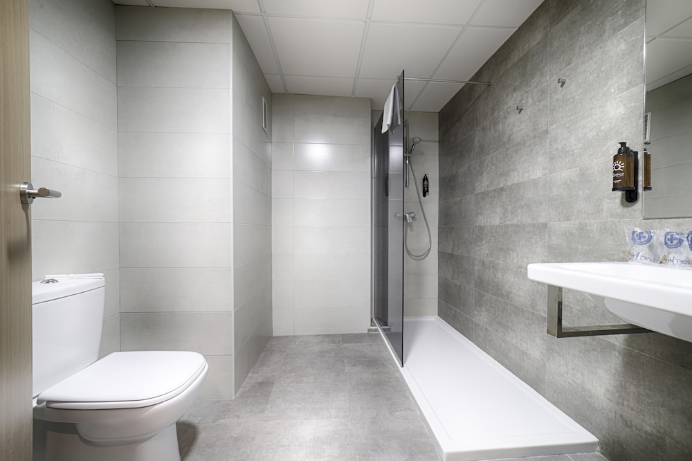 Ohtels Villa Dorada — Hotel rooms in Salou, Catalonia