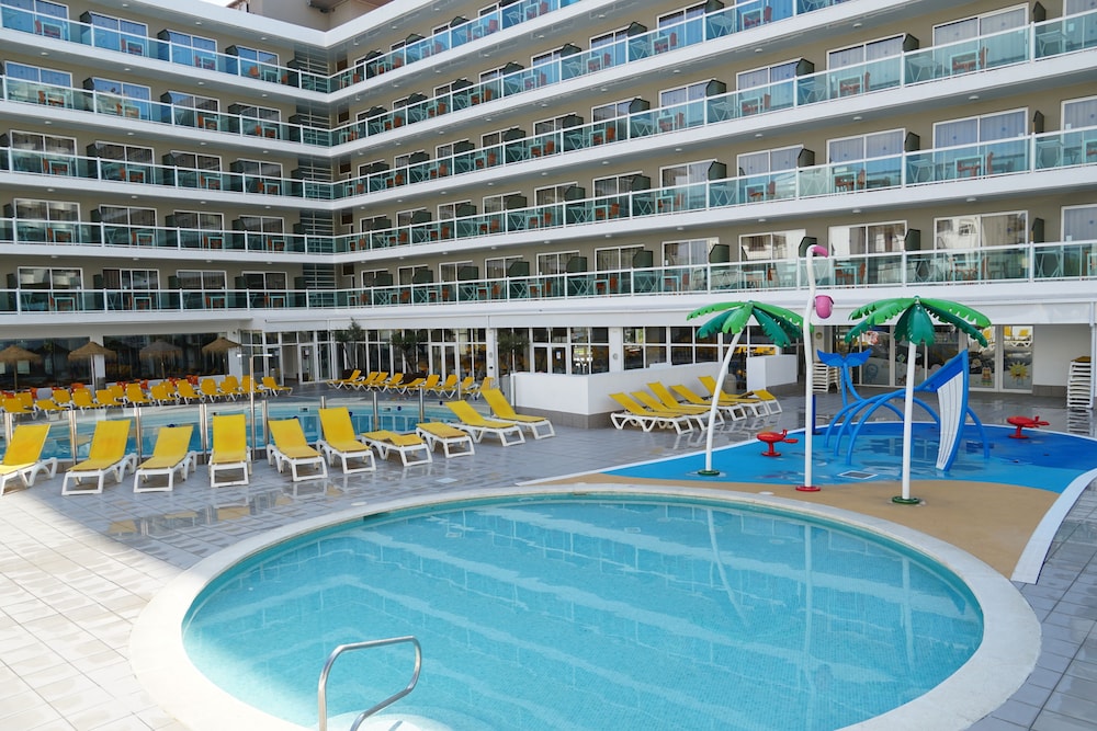 Ohtels Villa Dorada — Hotel building in Salou, Catalonia