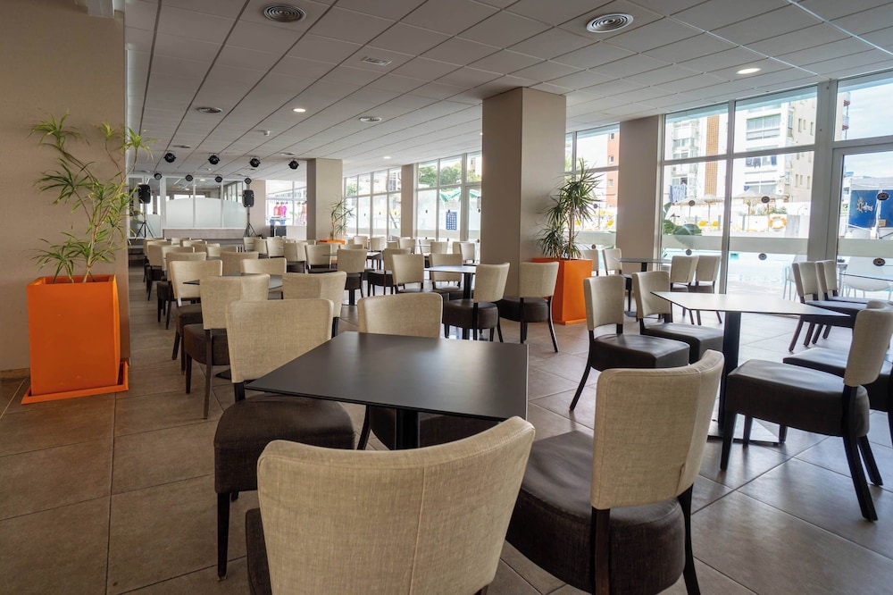 Ohtels Villa Dorada — Restaurant & bars in Salou, Catalonia