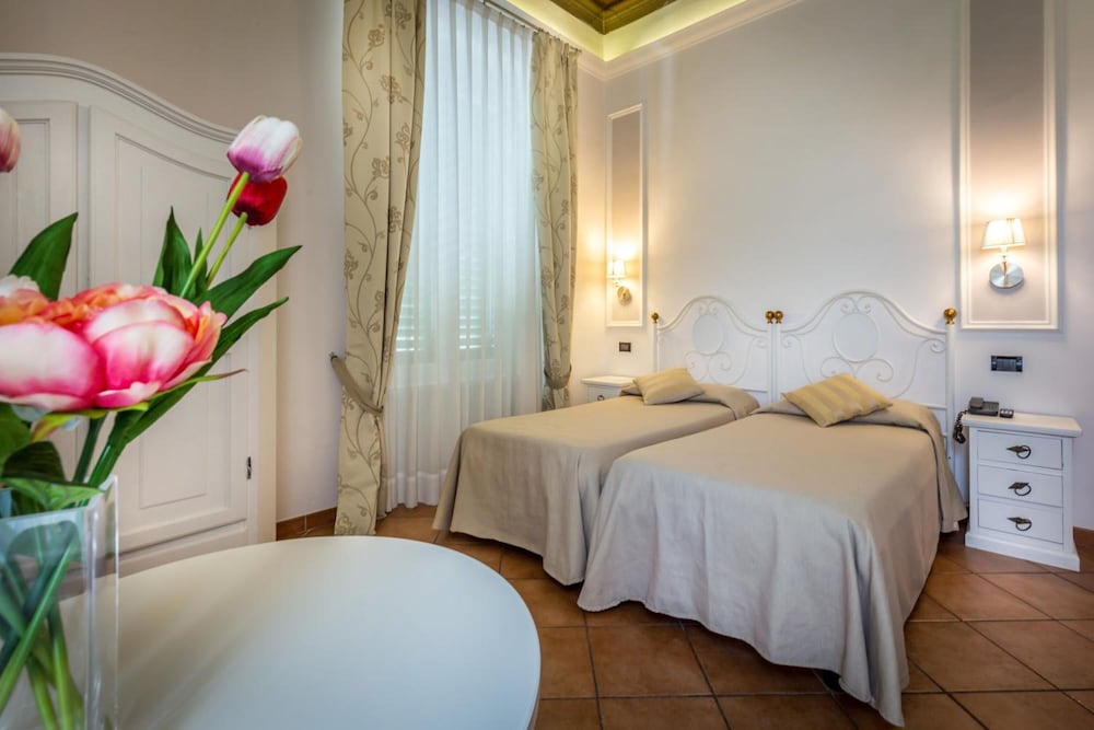 Hotel Ferrucci Firenze — Hotel rooms in Florence, Tuscany