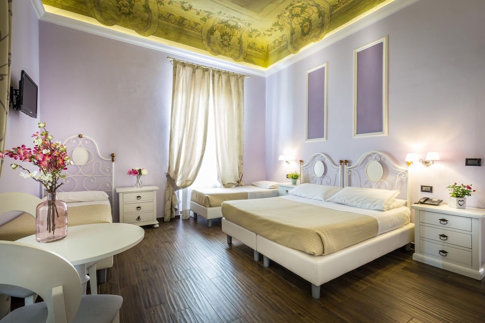 Hotel Ferrucci Firenze — Hotel rooms in Florence, Tuscany