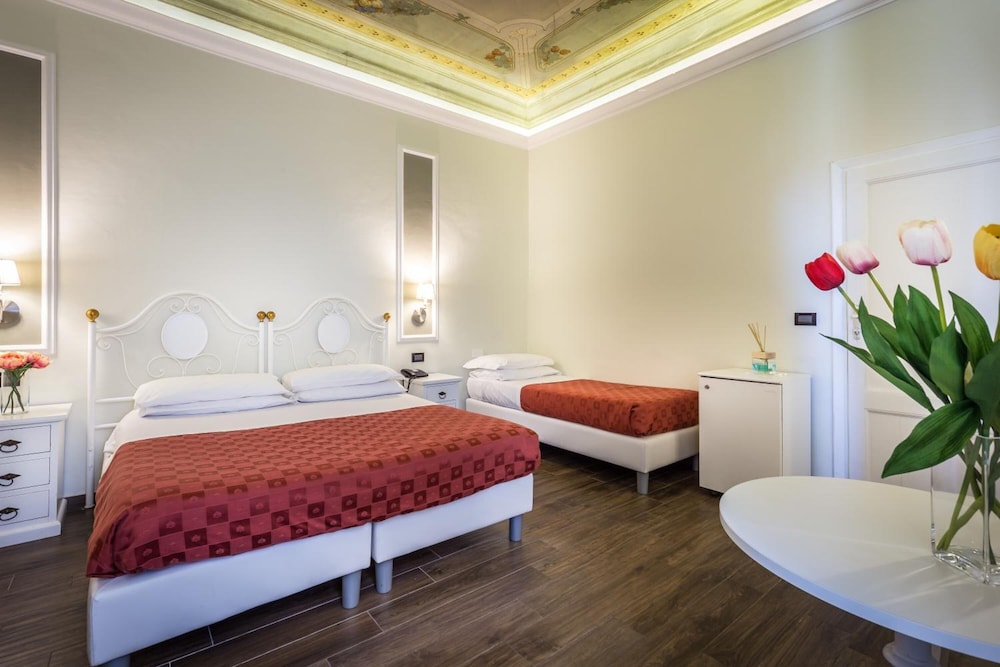 Hotel Ferrucci Firenze — Hotel rooms in Florence, Tuscany