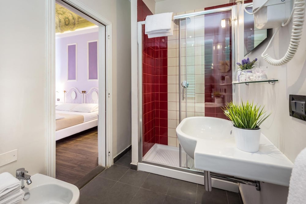 Hotel Ferrucci Firenze — Hotel rooms in Florence, Tuscany