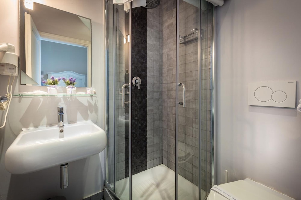 Hotel Ferrucci Firenze — Hotel rooms in Florence, Tuscany