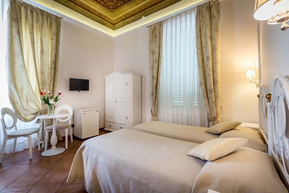 Hotel Ferrucci Firenze — Hotel rooms in Florence, Tuscany